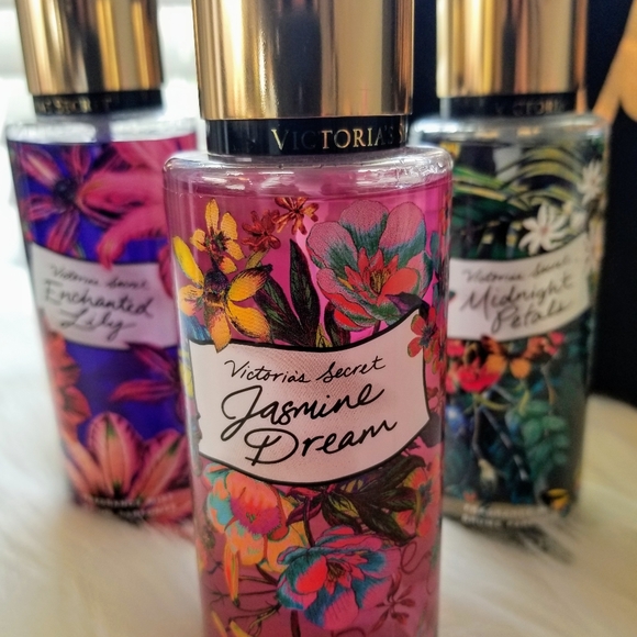 Victoria Secret Bundle - Picture 3 of 9